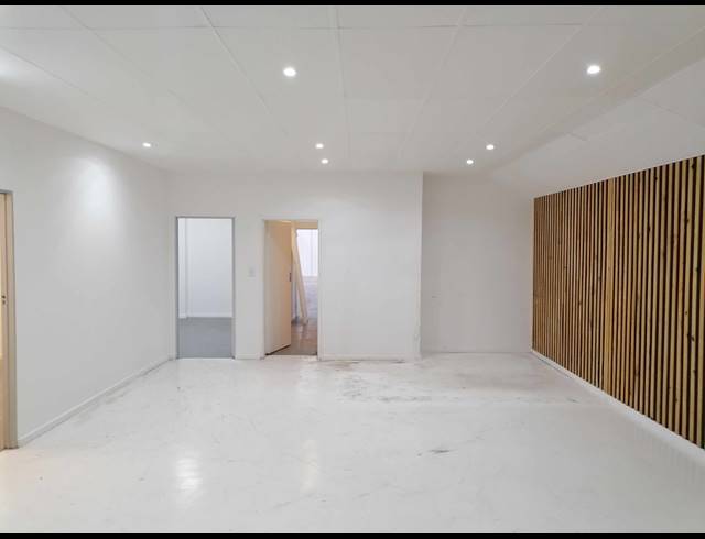925M² WAREHOUSE TO LET IN PAROW INDUSTRIAL